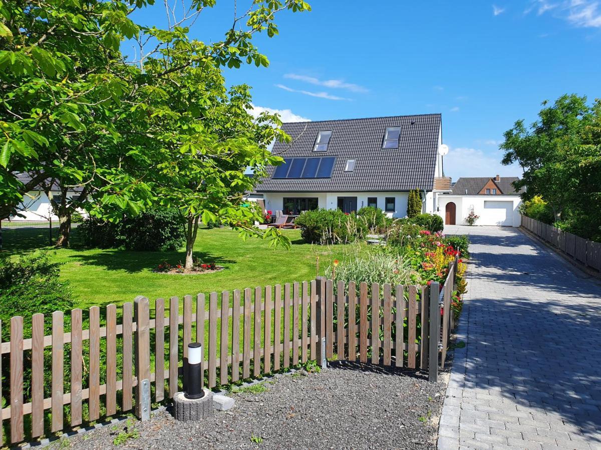 Ferienhaus Meerblick Pellworm Exterior photo